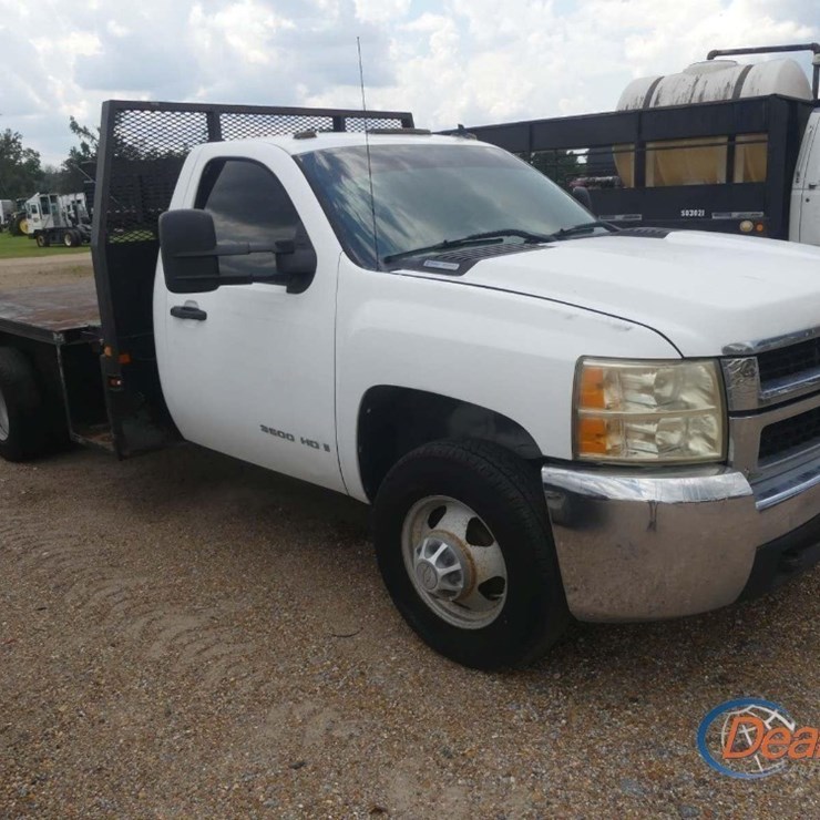 2008 CHEVY 3500HD FLATBED TRUCK, S/N 1GBJC34668E137605 (INOPERABLE): 2WD