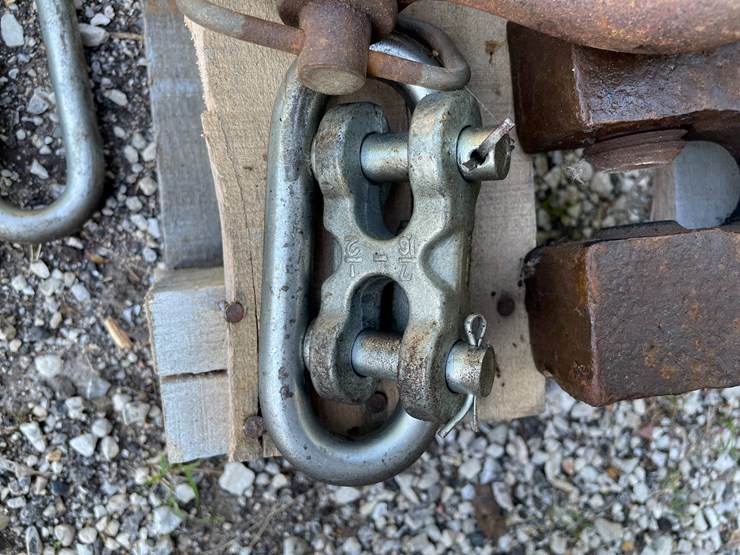 #1598-•-hooks-and-clevis-image-4
