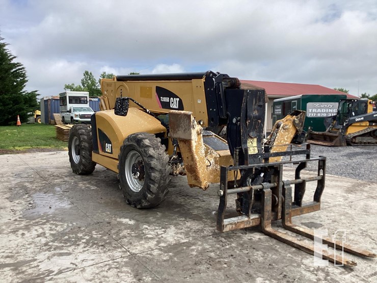 2015-caterpillar-tl1055d-image-6