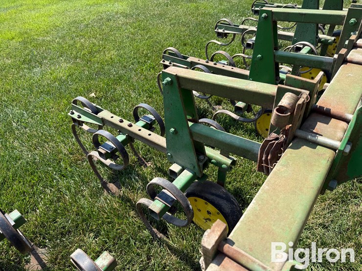 john-deere-825-image-13