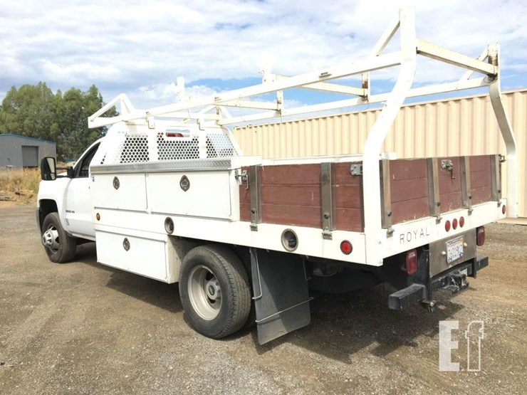2017-chevrolet-3500-image-4