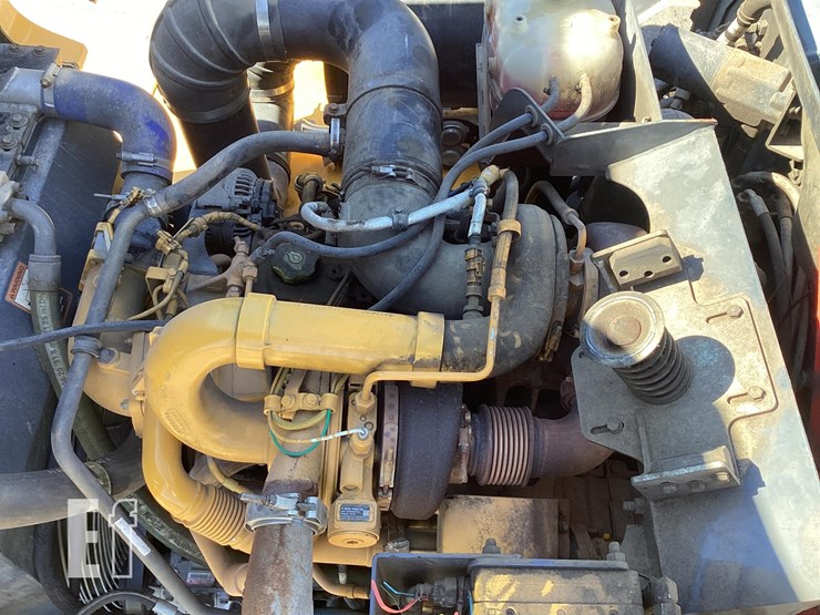 2015-deere-250d-ii-image-10