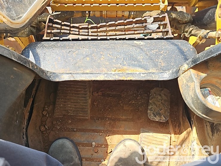 2019-caterpillar-299d2-xhp-image-28