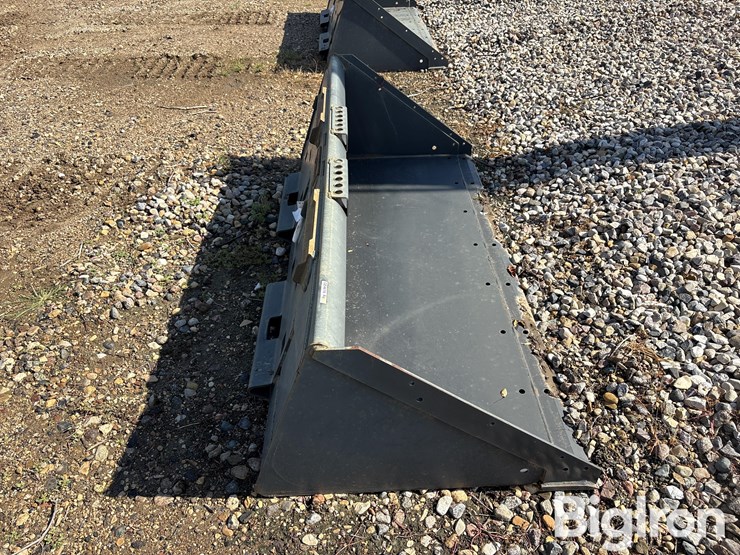 bobcat-74”-heavy-duty-skid-steer-bucket-image-4