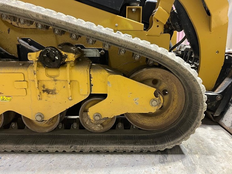 2021-caterpillar-259d-image-23