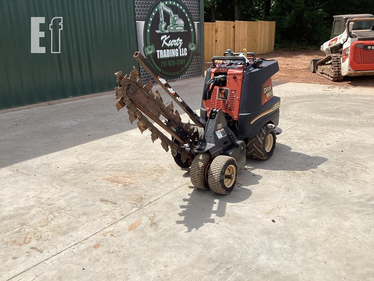 2009-ditch-witch-r300-image-8