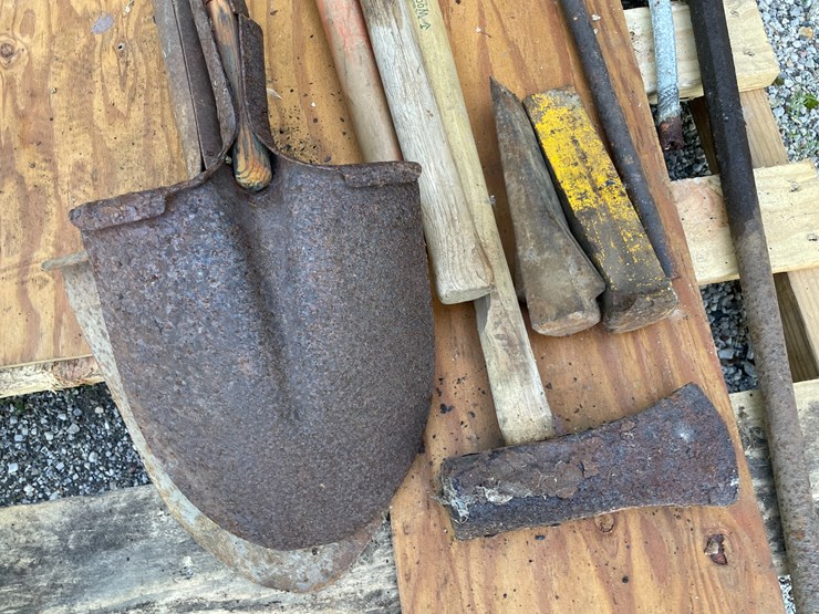 #1589-•-handled-tools-image-3