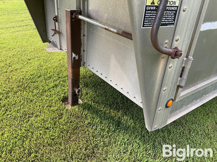 2003-wilson-livestock-trailer-image-14