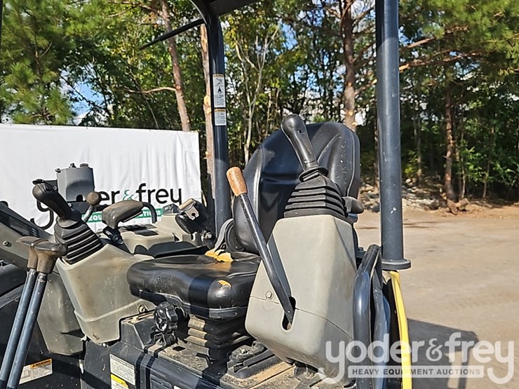 2019-yanmar-vio35-6a-image-31