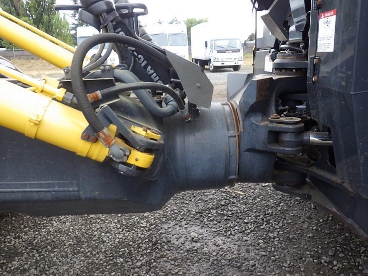 2016-komatsu-hm400-5-image-22