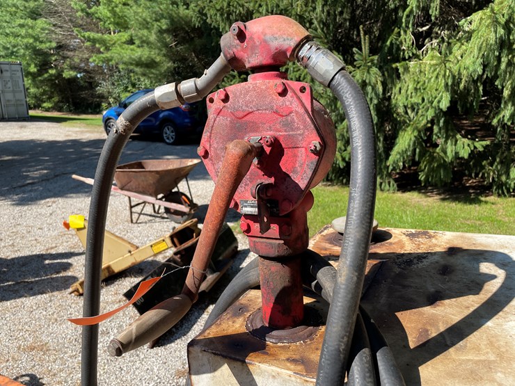 #1673-•-diesel-fuel-tank-on-derco-trailer-(no-title)-image-5