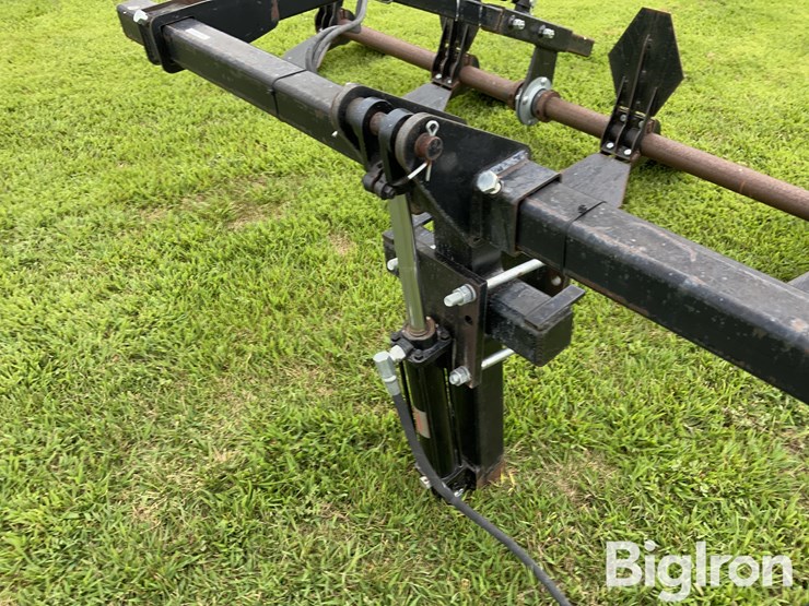 2019-john-deere-16-image-16