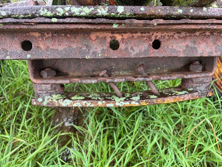 massey-harris-rear-end-image-23