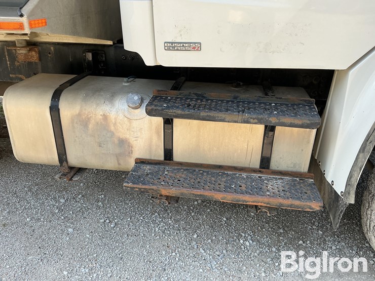 2006-freightliner-m2-106-tri/a-bulk-feed-truck-image-13