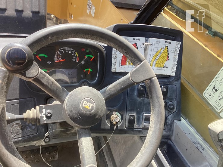 2021-caterpillar-tl1055-image-16