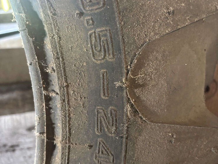 (2)-galaxy-9.5-21-tires-image-6