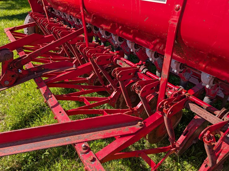 massey-ferguson-33-image-4