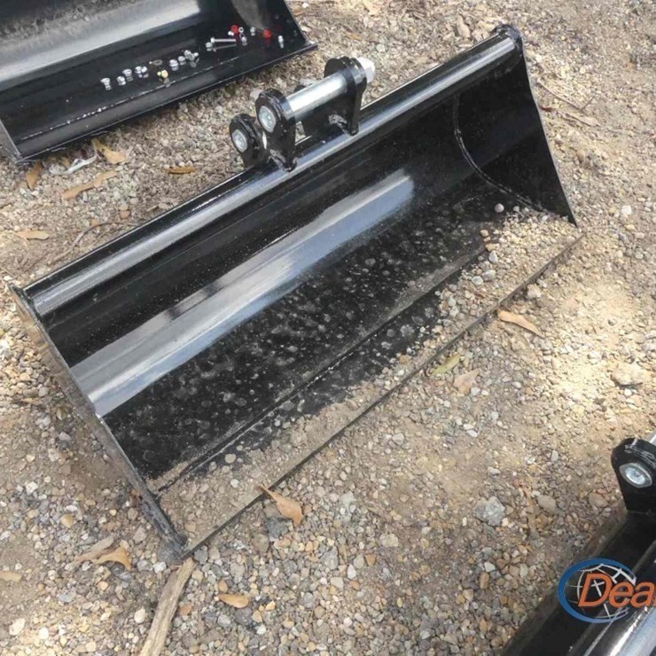 UNUSED 2025 IR 80CM TOOTHLESS BUCKET