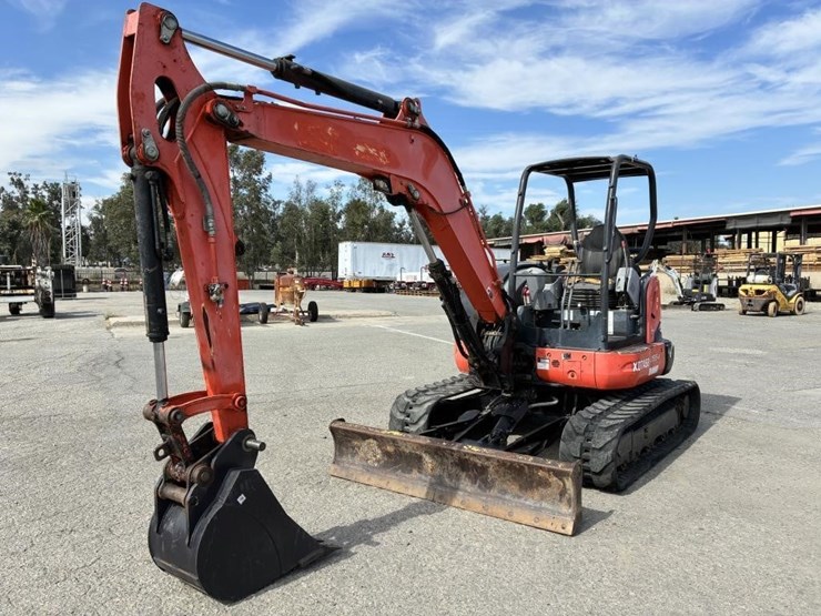 2015-kubota-u55-4-image-1
