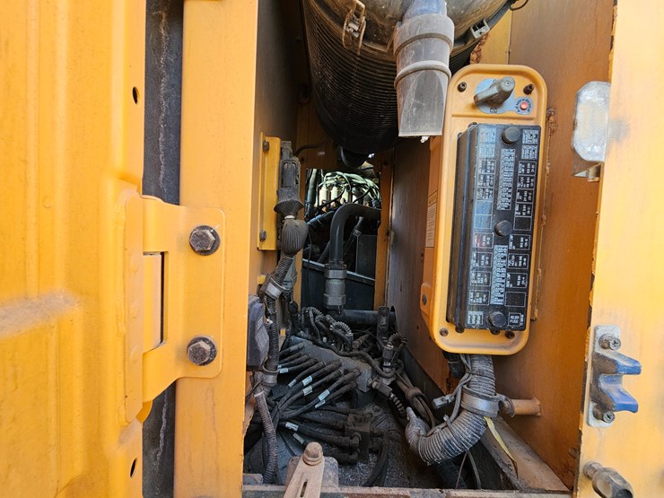 #21999-•-2020-hyundai-hx220lc-excavator-image-20