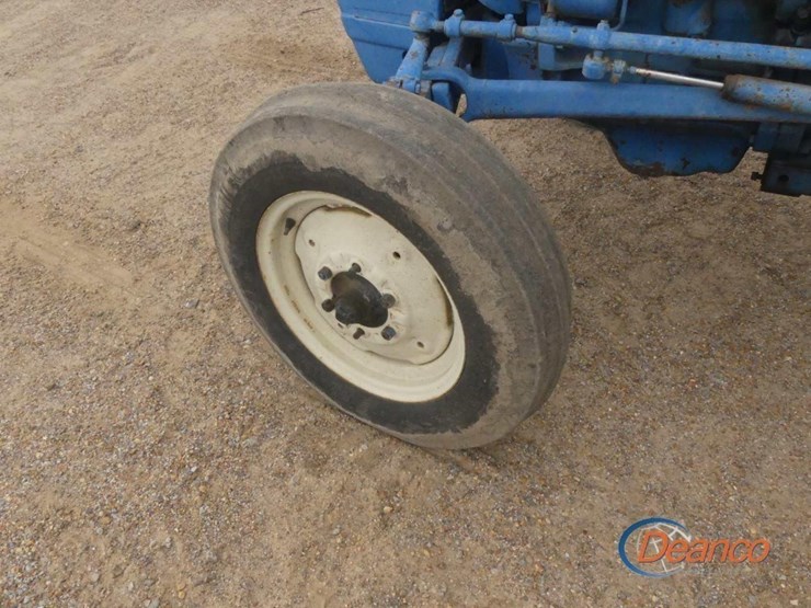 ford-2000-image-6