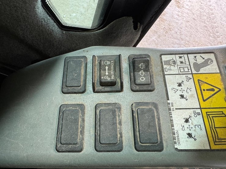 2020-bobcat-e35-image-30