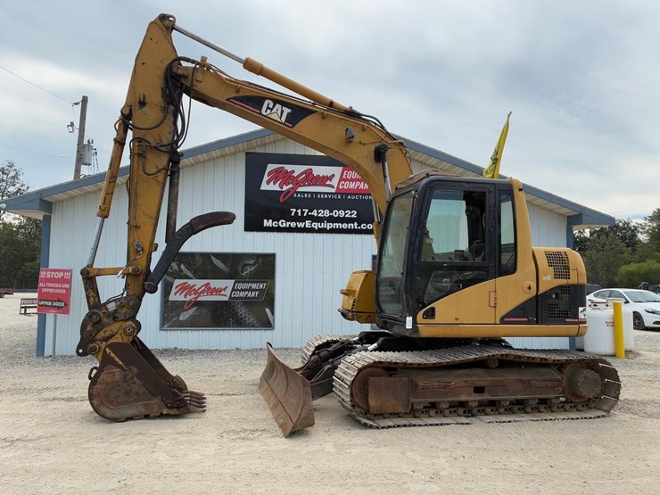 2004-caterpillar-311c-image-1