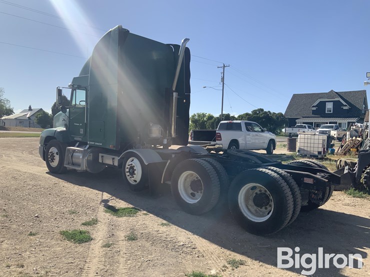 1995-freightliner-fld112-image-7