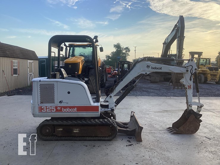 2000-bobcat-325-image-5