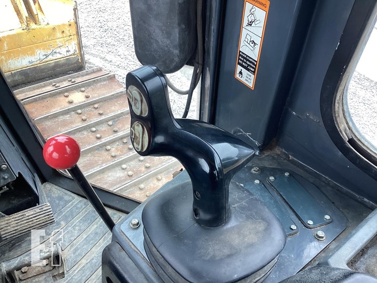 2016-deere-650k-image-18