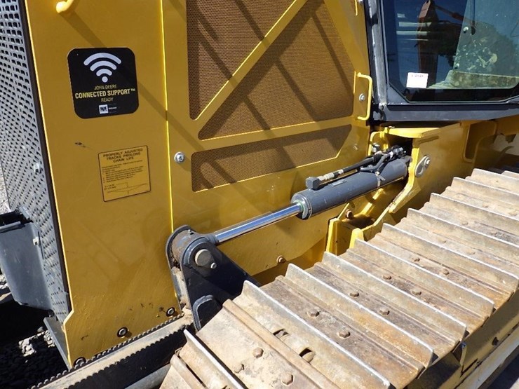 2021-deere-550k-image-17