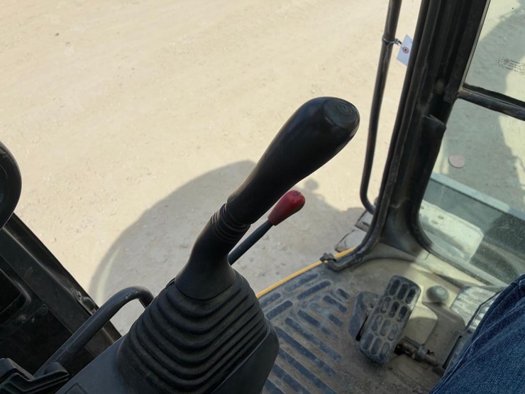 komatsu-pc78mr-6-image-30