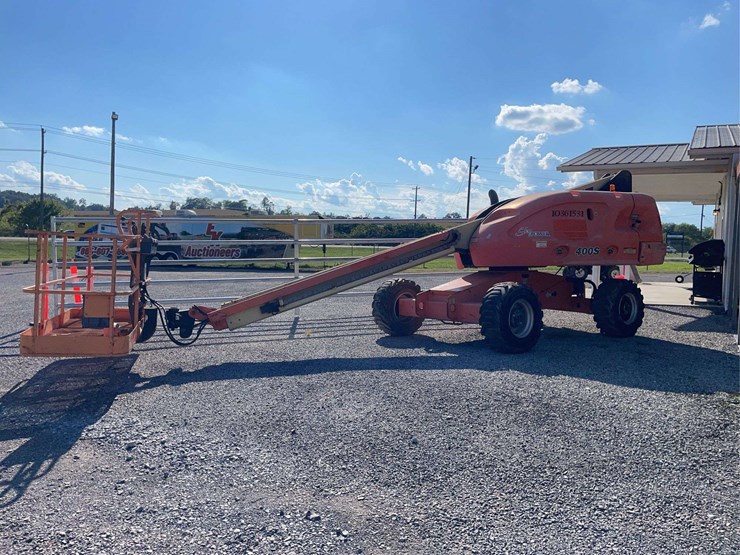 2015-jlg-400s-image-1