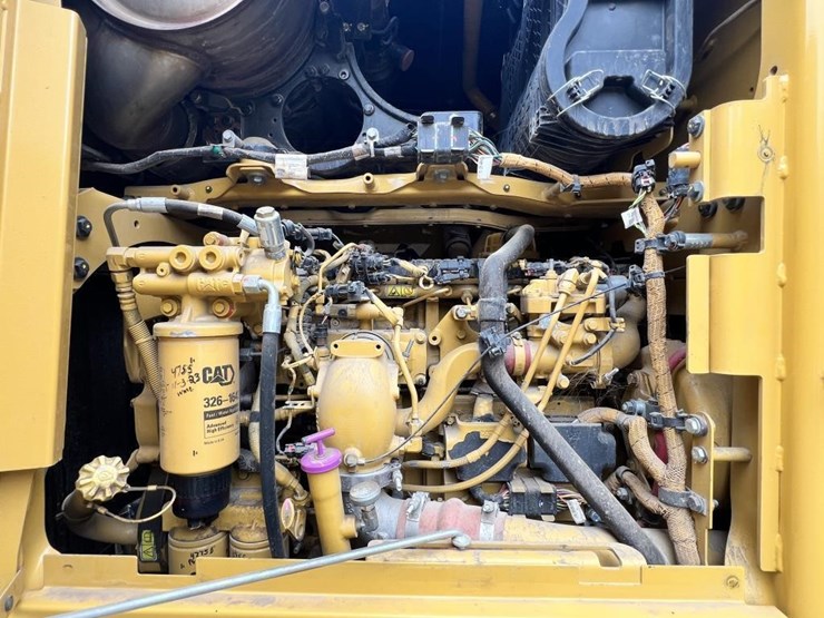 2013-caterpillar-140m2-image-9