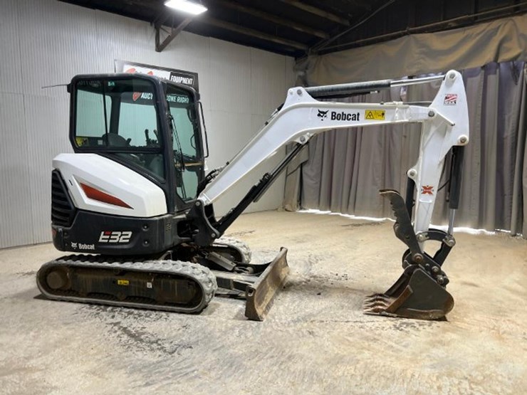 2020-bobcat-e32i-image-6