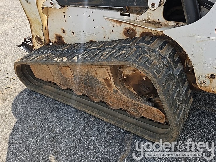2006-bobcat-t300-image-19