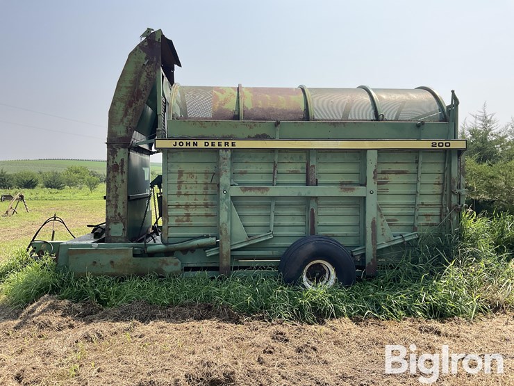 john-deere-200-image-8