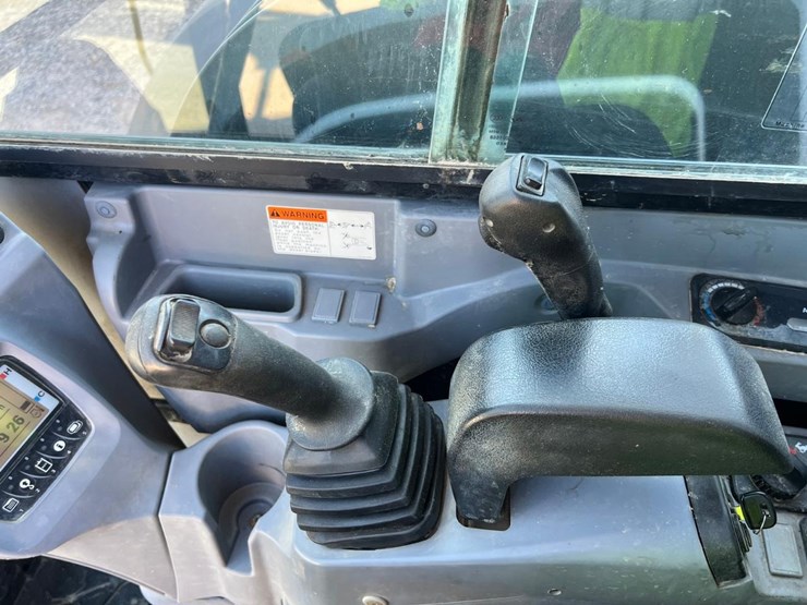 2015-kubota-kx080-4-image-31