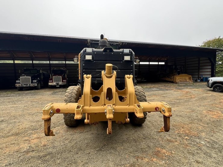 2013-caterpillar-140m2-image-4