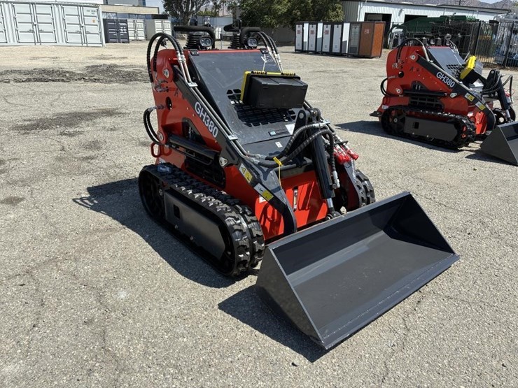 2025-aboss-gh380-sid-steer-track-loader-image-2