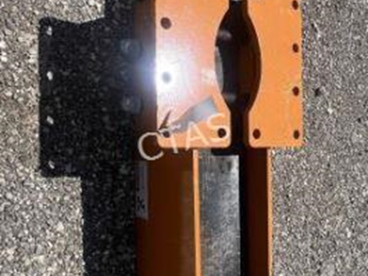 #10-•-wolverine-skid-steer-post-driver-image-1