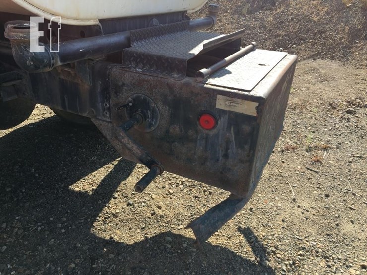 2012-ford-f750-image-12