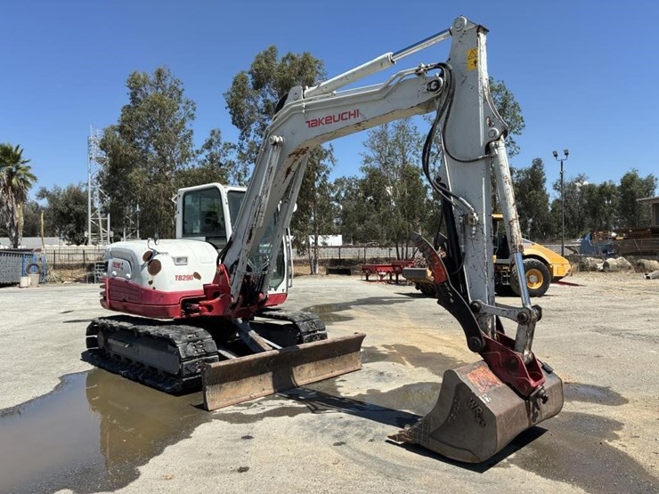 2017-takeuchi-tb290-image-2