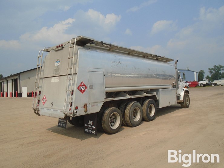 2002-freightliner-fl80-image-5