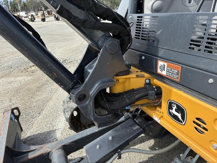 2024-deere-35g-image-12
