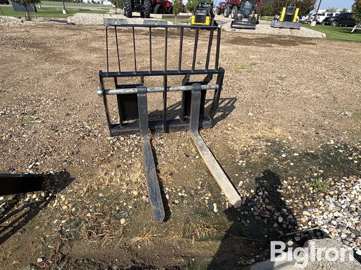 48”-skid-steer-pallet-forks-image-2