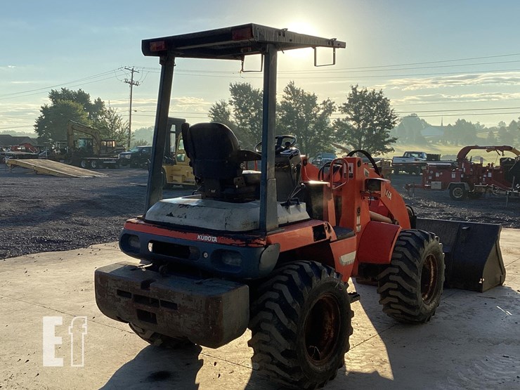 2003-kubota-r520s-image-4