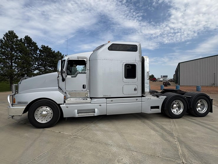 2005-kenworth-t600-image-2
