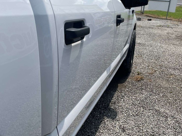2020-ford-f150-xl-image-17