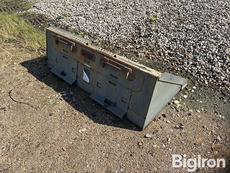 bobcat-68”-heavy-duty-skid-steer-bucket-image-5